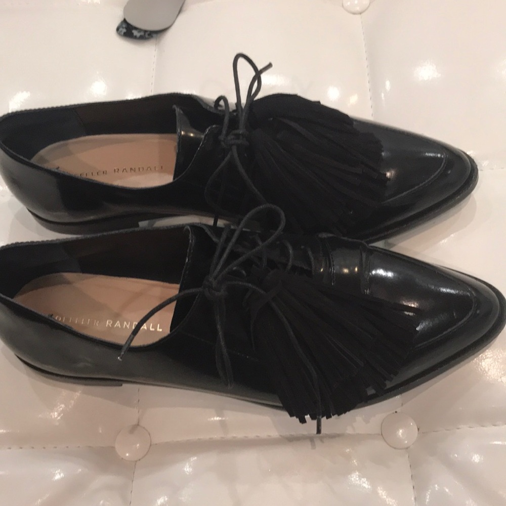 Fringed laced flats